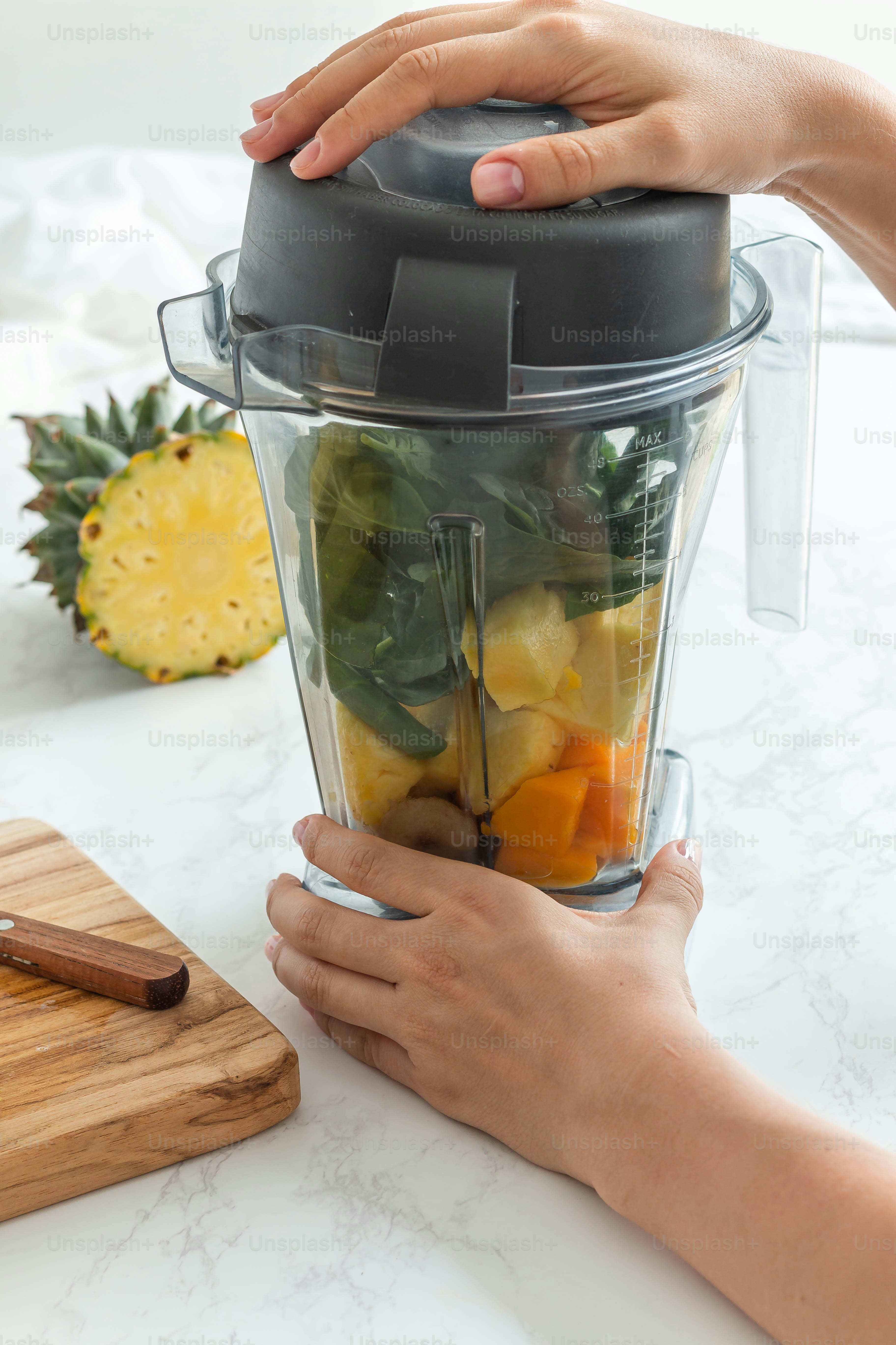 Juicing Kale in a Blender